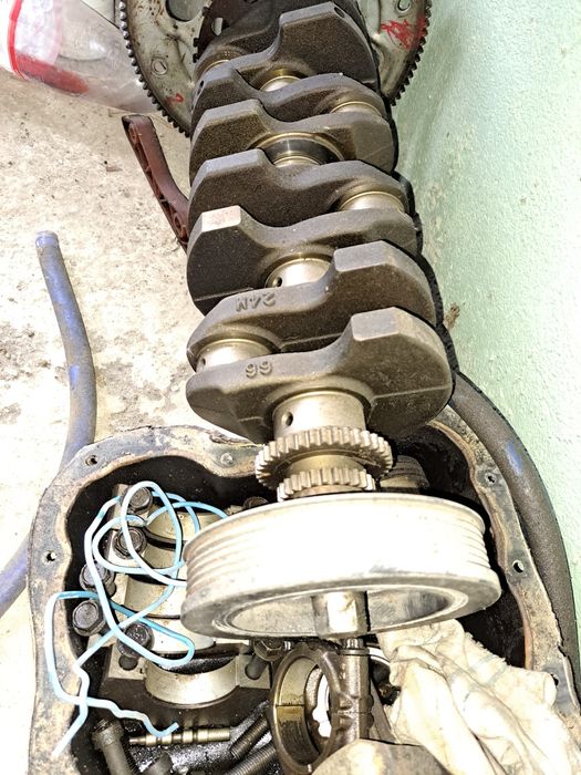 Продам. Коленвал. OUTLANDER. 2010г. 2.5 л.