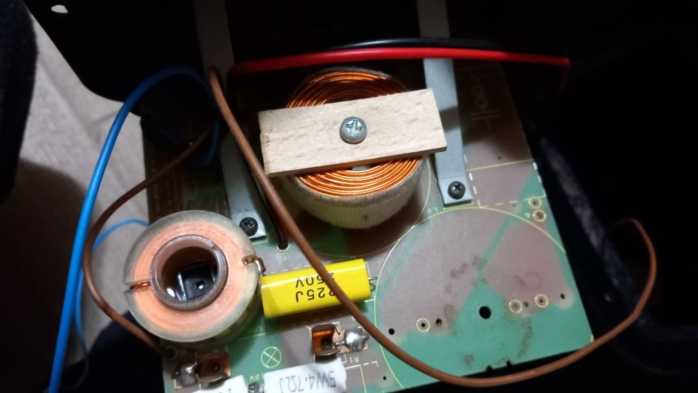 Vlnd doua incinte pe 15" Hk.inpecabile .fara difuzoare bass și drivere