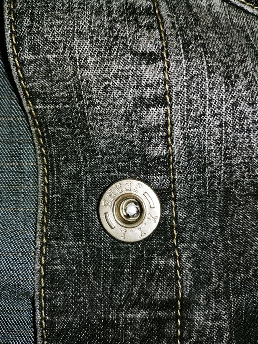 Продаю женскую джинсовку