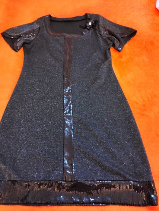 Vând rochie de seara,neagra+ bleizer