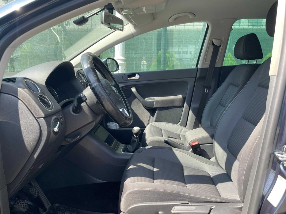 Volkswagen Golf VI Plus / Variant 1.6 TDI (105 CP) – Ediția Team