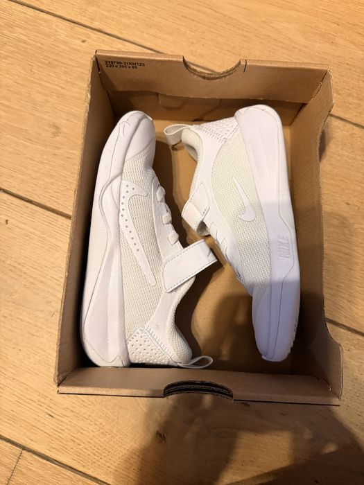 Nike omni multy-court детски обувки