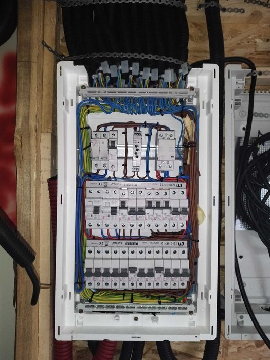 Electrician                .