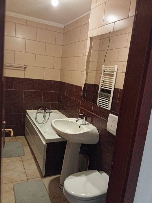 Închiriez garsonieră