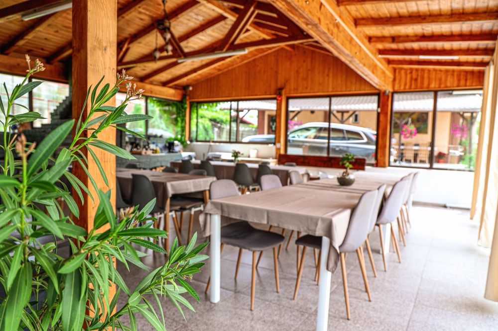 Pensiune / Cazare  cu Ciubar Prestige House Curtea de Arges