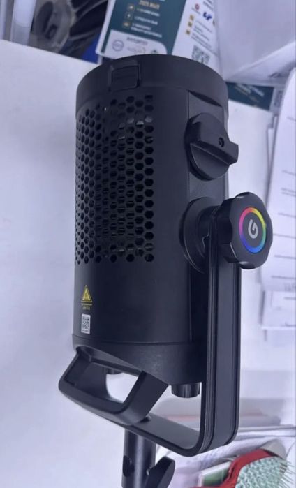 Продаётся комплект студийного света