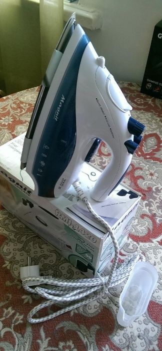 Утюг* МАГНИТ* новый