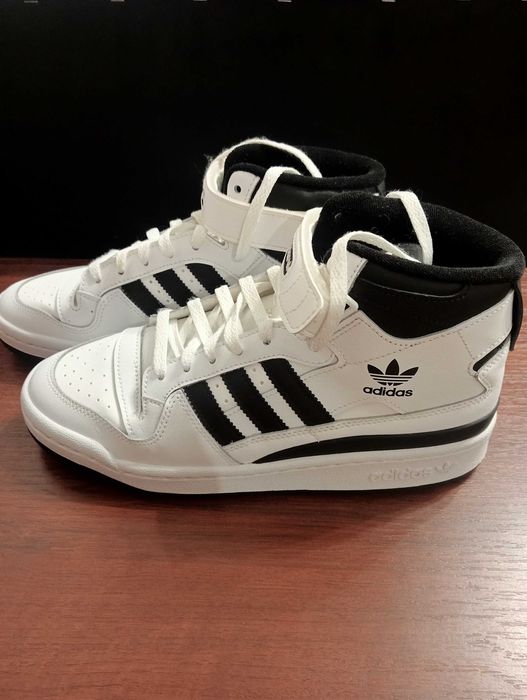 Кроссовки Adidas