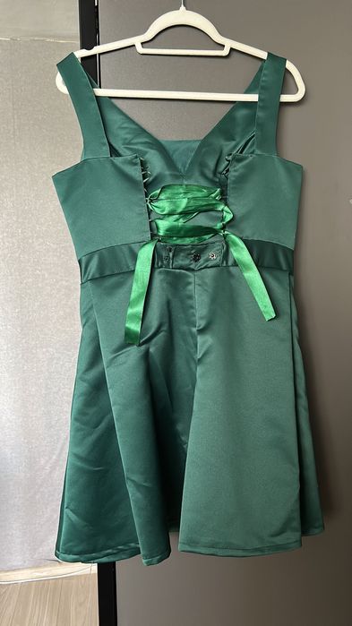 Официална къса сатенена рокля