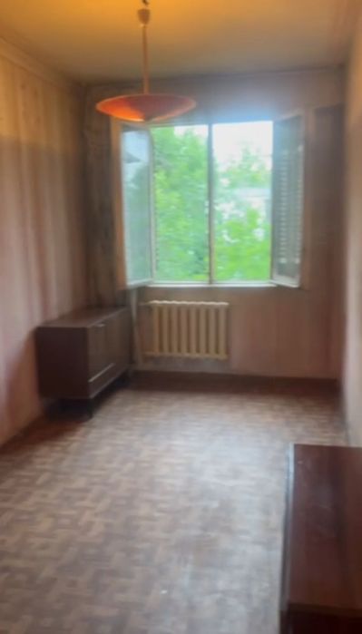 Продаётся Чиланзар 17кв /2/4/4 Орентир  Университет
