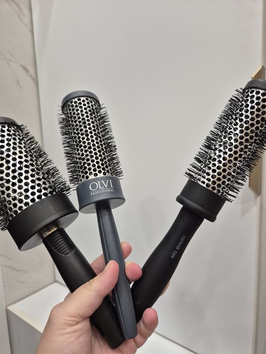 Set 3 perii profesionale pentru coafat – stare foarte bună