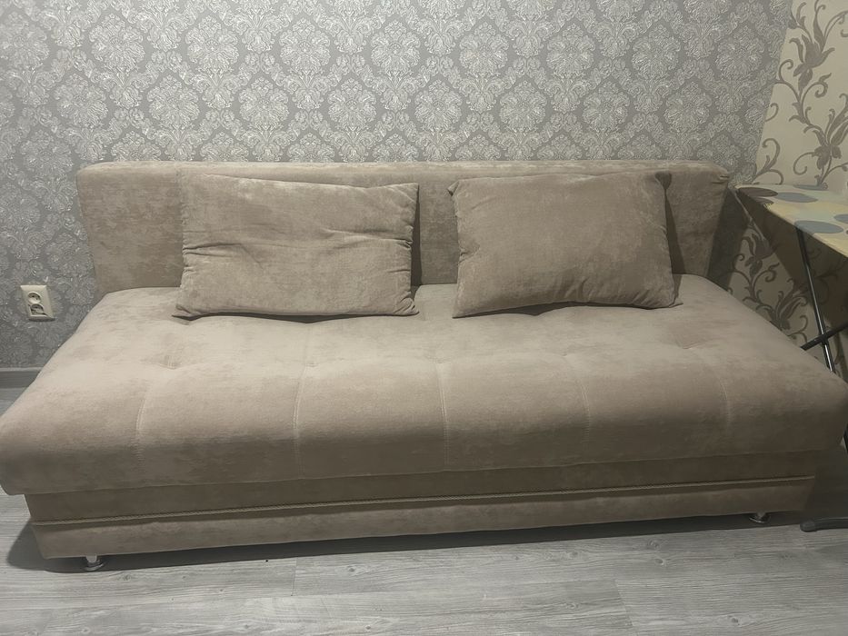 Диван срочно продаю