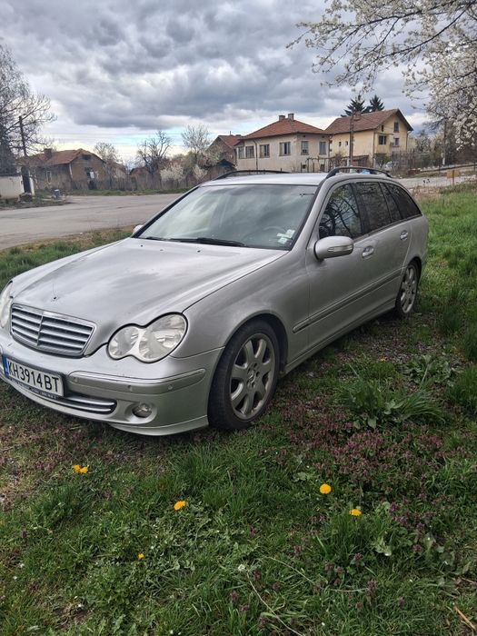 Продавам мерцедес С 220cdi