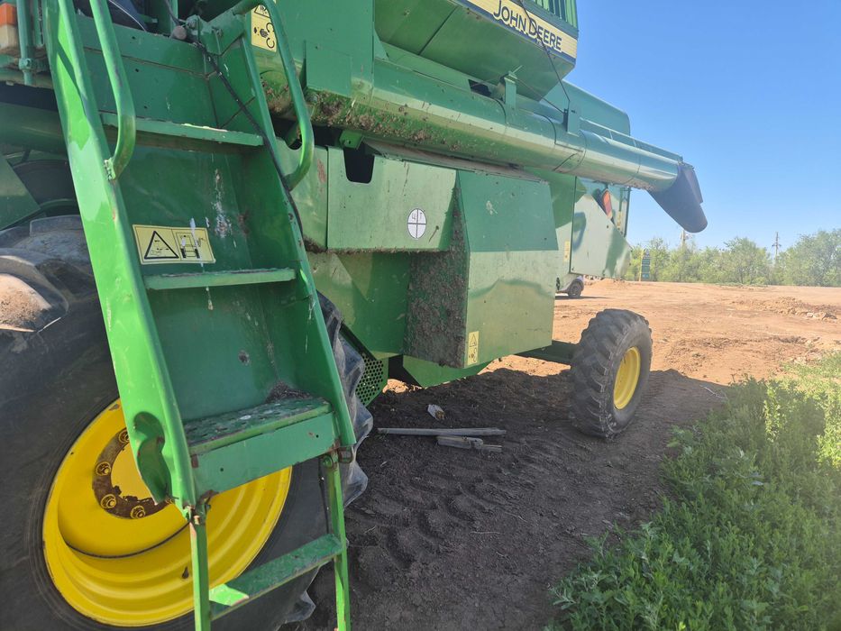Комбайн JOHN DEER W 230