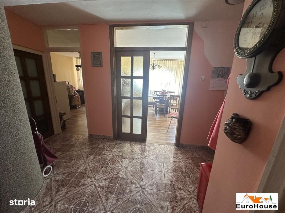 Apartament cu 4 camere de vanzare in Alba Iulia M-uri