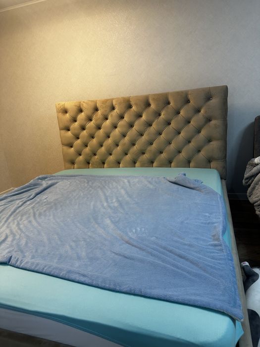 Продам двухспальную кровать