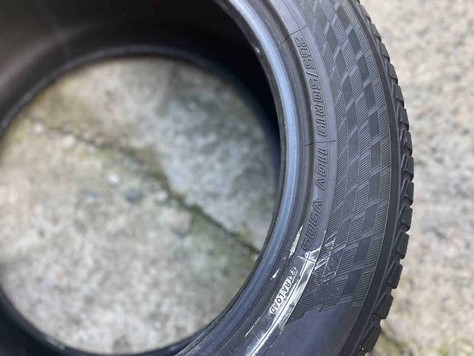 4X 265 50 19 Yokohama Bluearth Winter