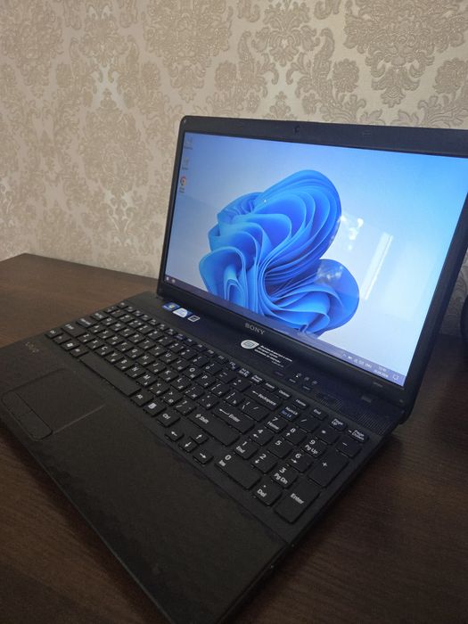 Ноутбук Sony Pentium 2GHz