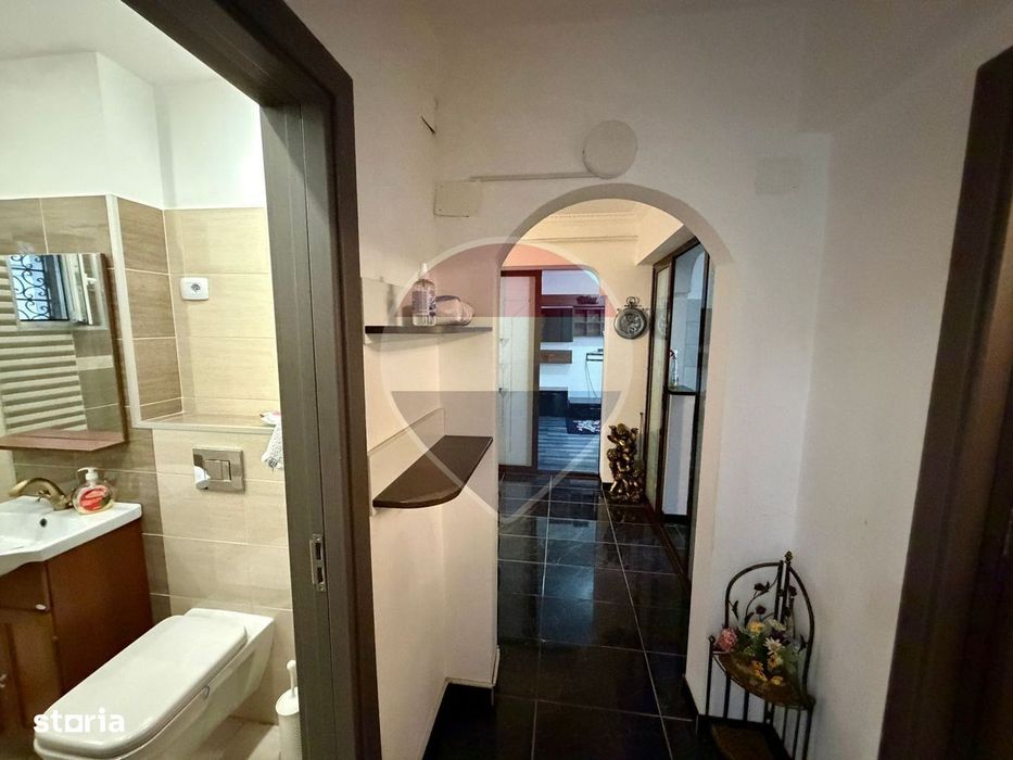 Apartament 3 camere parter de inchiriat — fotografia 3