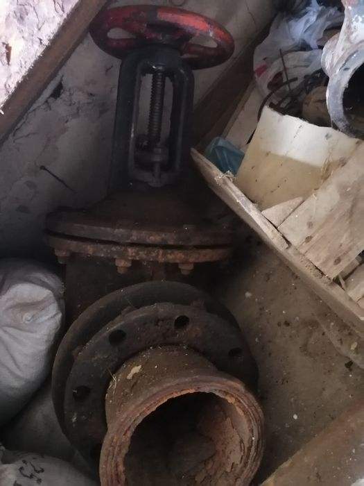 Задвижка чугунная 150 с фланцем