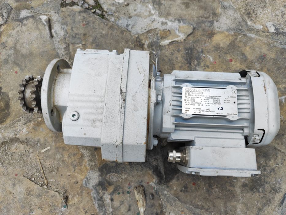 Motor cu reductor Sew-Eurodrive RFDRS71M4/TF