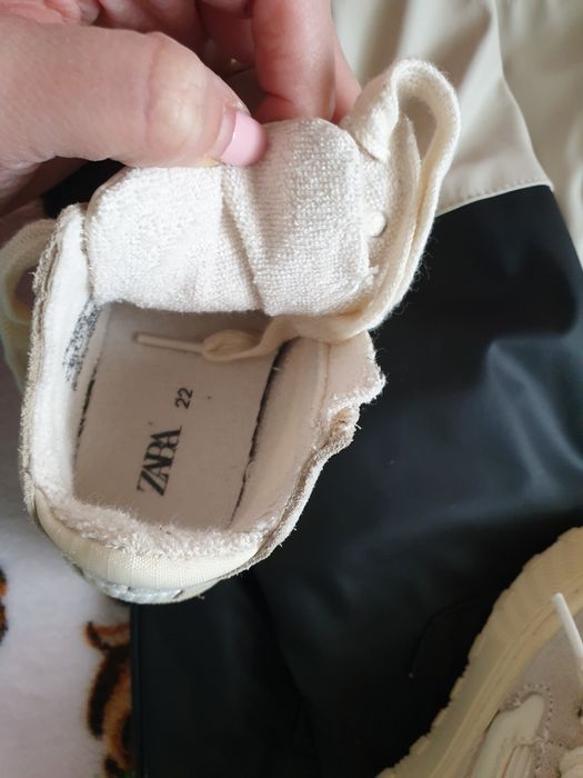 Vand set ghetuțe si geaca Zara, pt băieței