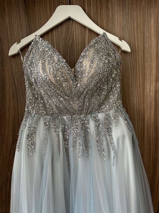 Продава официална бална рокля за абитуриентски бал или други събития