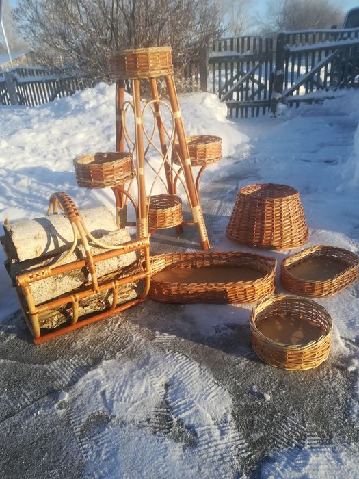 Кресло-качалку плетеное