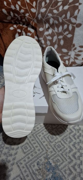 Кроссовки мужские белые 44 размер