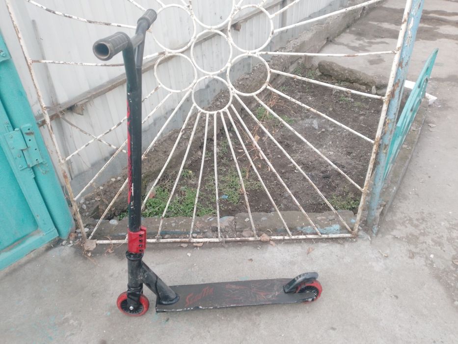 Продам трюковой самокат б/у