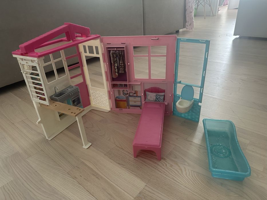 Складной домик Barbie и машина
