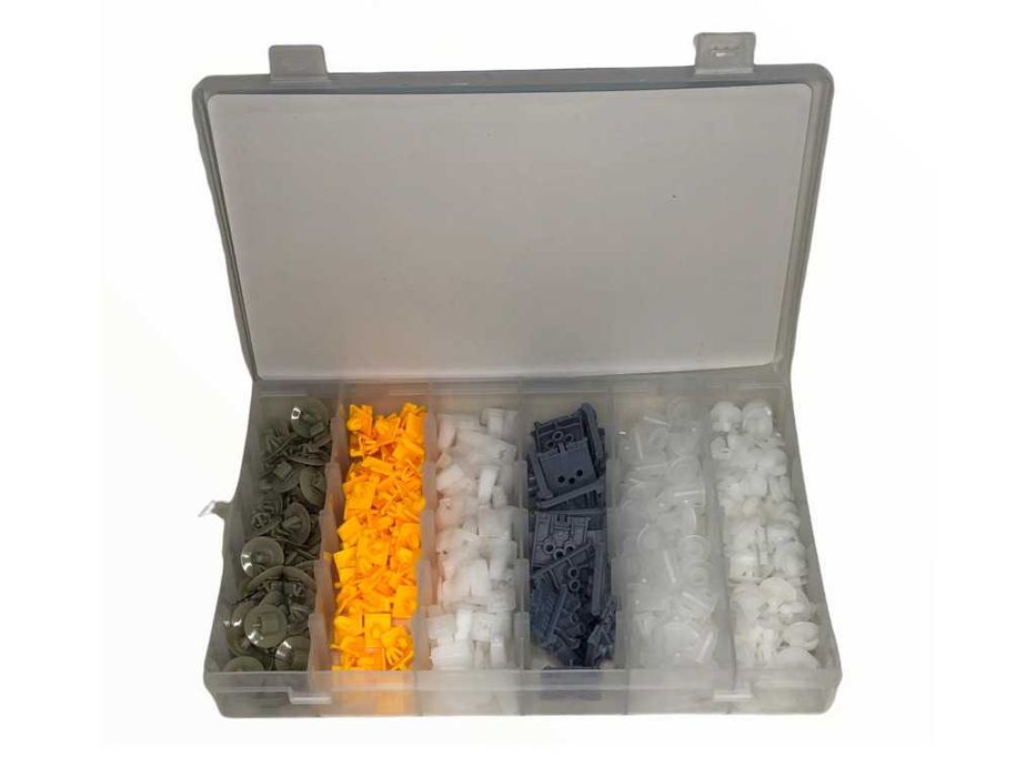 Крепежни елементи и щипки за RENAULT кутия - 300 бр.