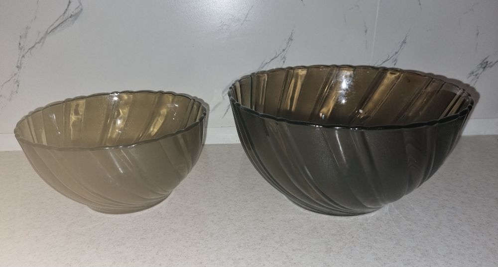 Продам две салатницы