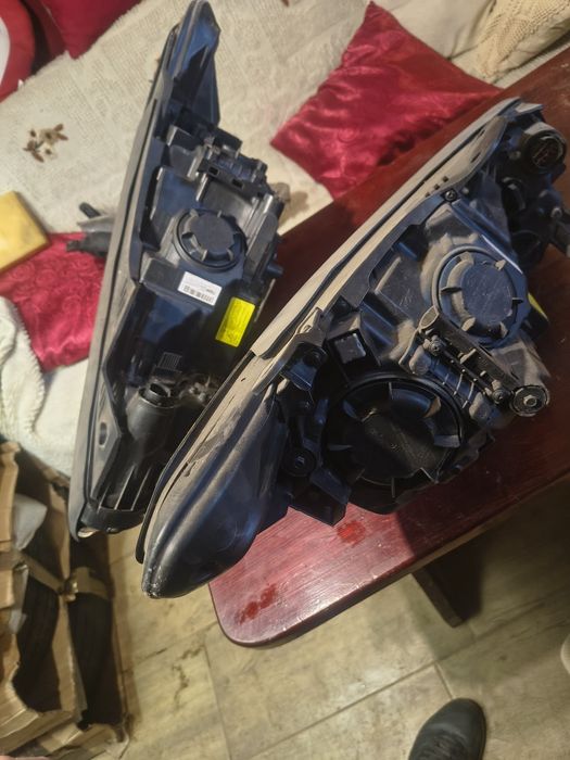 Фар ляв и десен за Hyundai Santa Fe 2017