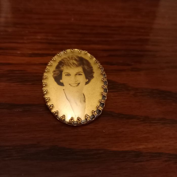 Lady Diana.Лейди Даяна брошка