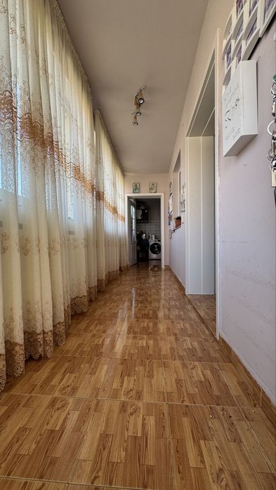 Vand casa zona centru