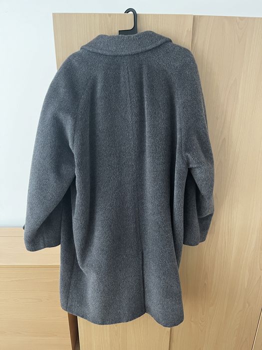 Сиво палто на Hugo Boss