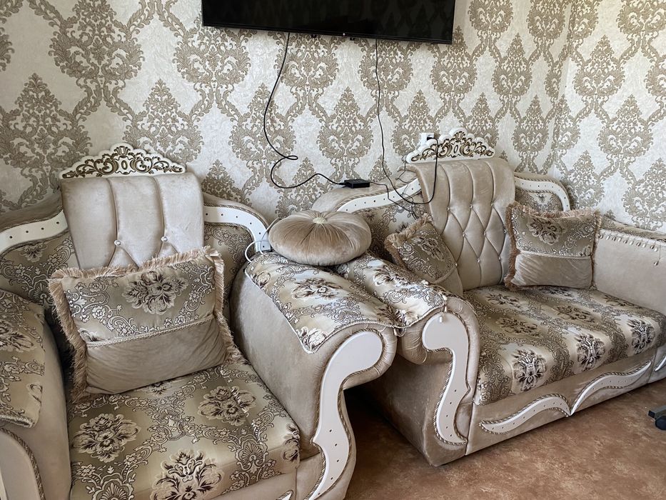 Продам диван комплект 3+2+1