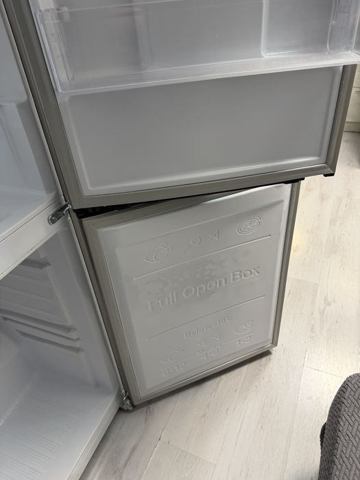 Продавм Хладилник SAMSUNG RB31FDRNDSA/EF