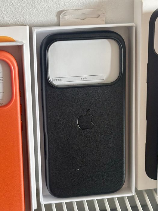 Husa de piele Magsafe iPhone 17 Pro si 17 Pro Max