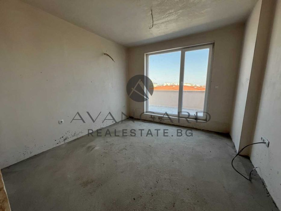 Продава се Двустаен апартамент в Пловдив, Остромила - 220 кв.м за 881 €/кв.м - Снимка #1