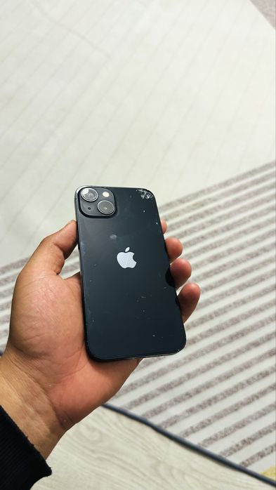 Iphone 13 blue.