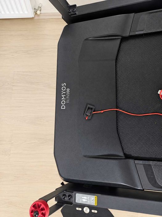 Bandă de alergare electrică DOMYOS RUN100 – Decathlon – stare foarte bună