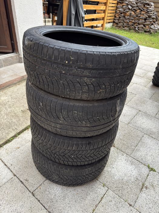 Anvelope 245/45/R18 - 2 x Dunlop + 2 x Nokian(runflat)