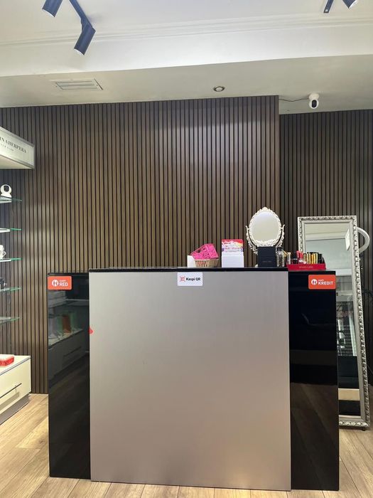 Мебель для парфюмерия.  Полка