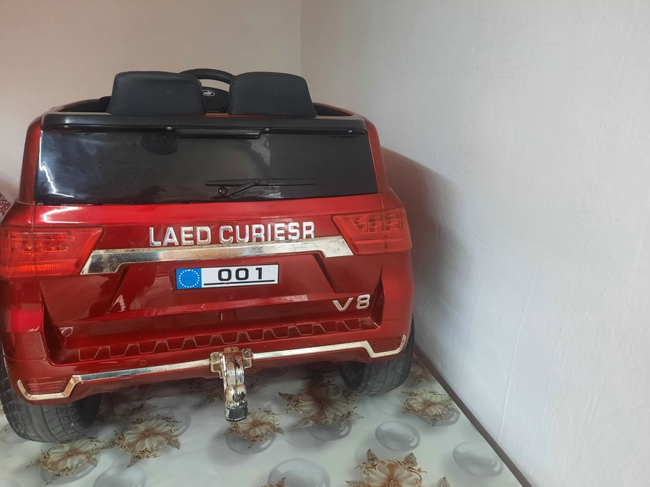 Продам детский электромобиль