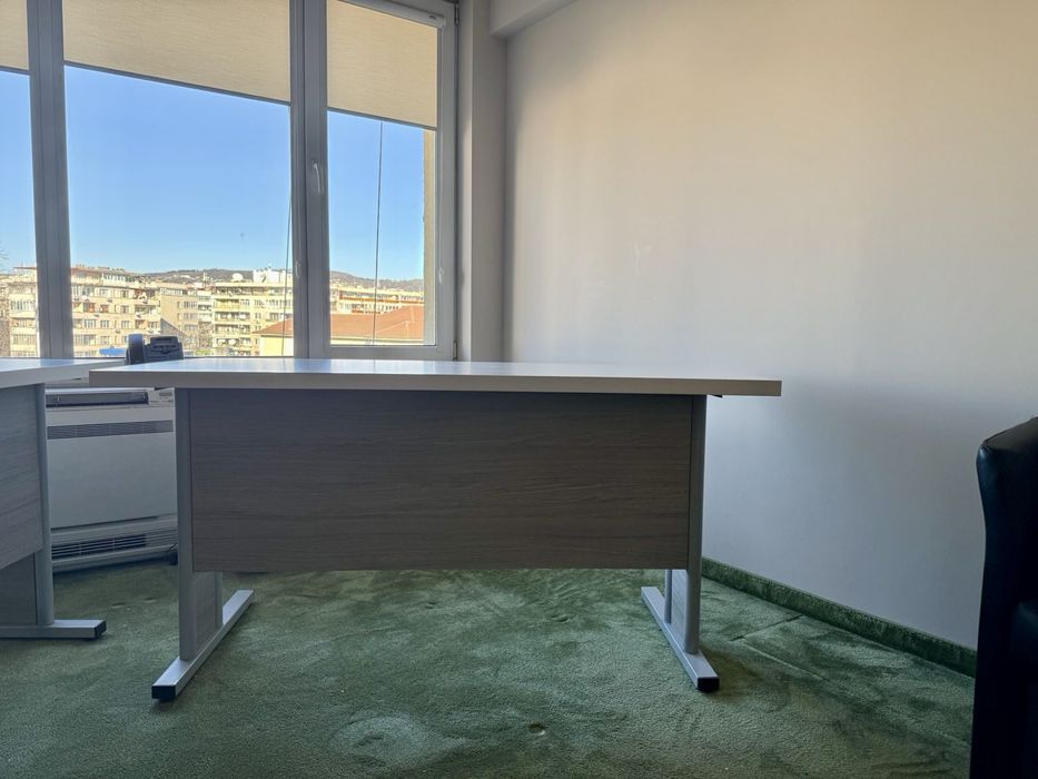 Два броя Бюра 160x70 cm