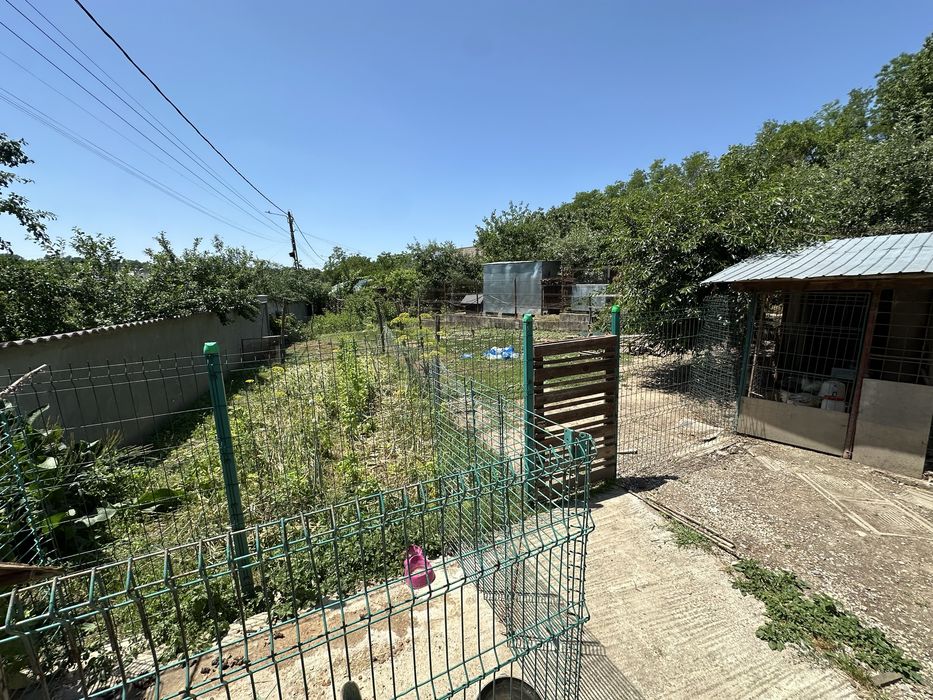 Teren cu casa  de vanazre