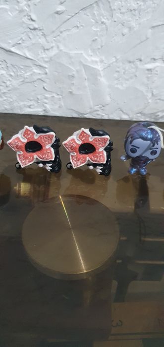 Продам очень странные дела фигурки