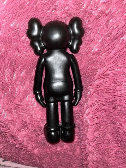 Фигурка KAWS Companion